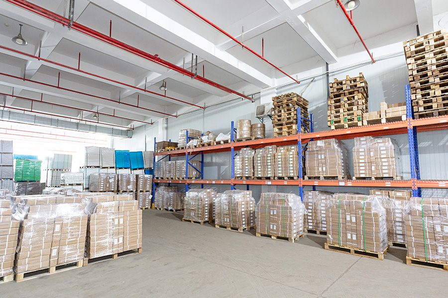 almacén de productos terminados Este es el almacén donde se guardan los productos terminados; anteriormente se colocaban aquí los productos de la marca Rhodius, ahora son los discos de corte y desbaste de la marca Buddies.